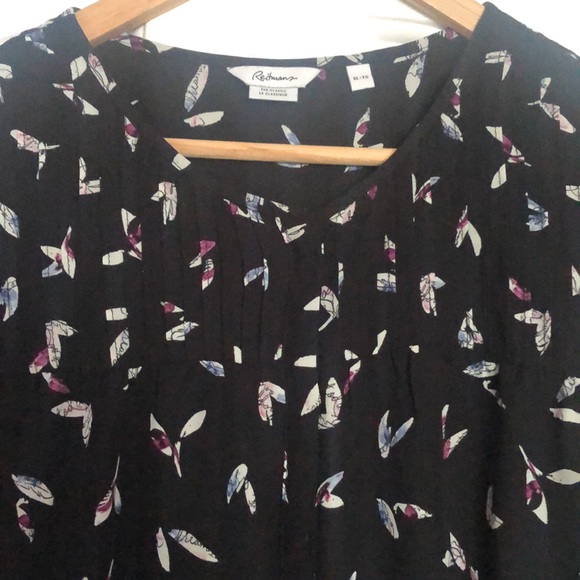 Reitmans flutter sleeve button up, abstract leaf motif, upper front chest pleats - Picture 6 of 6